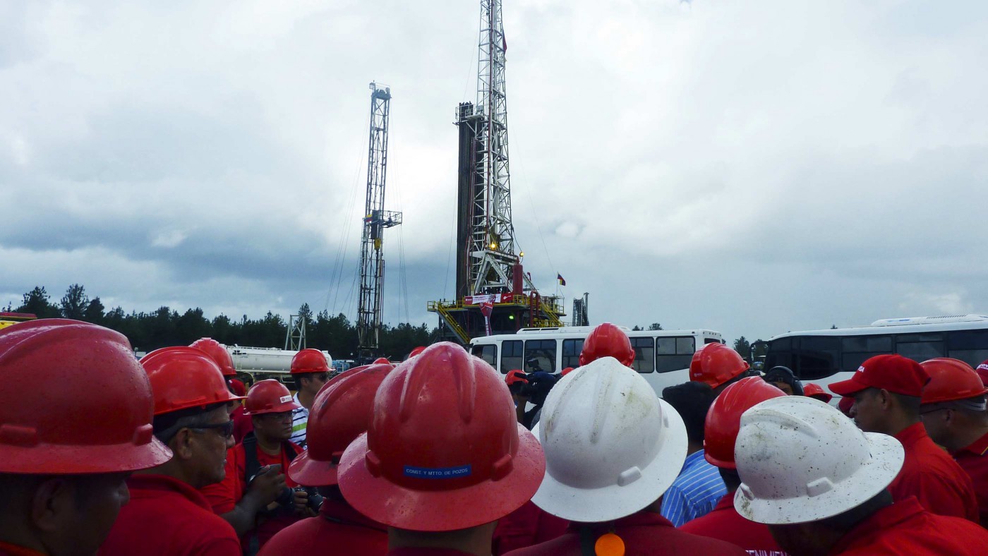 3 ways the falling oil price will damage Venezuela