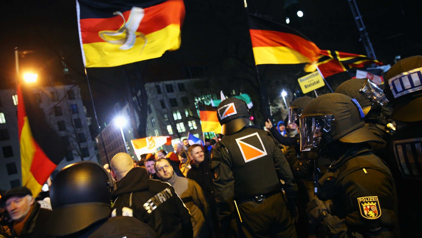 Police prohibits Pegida march after terror threats