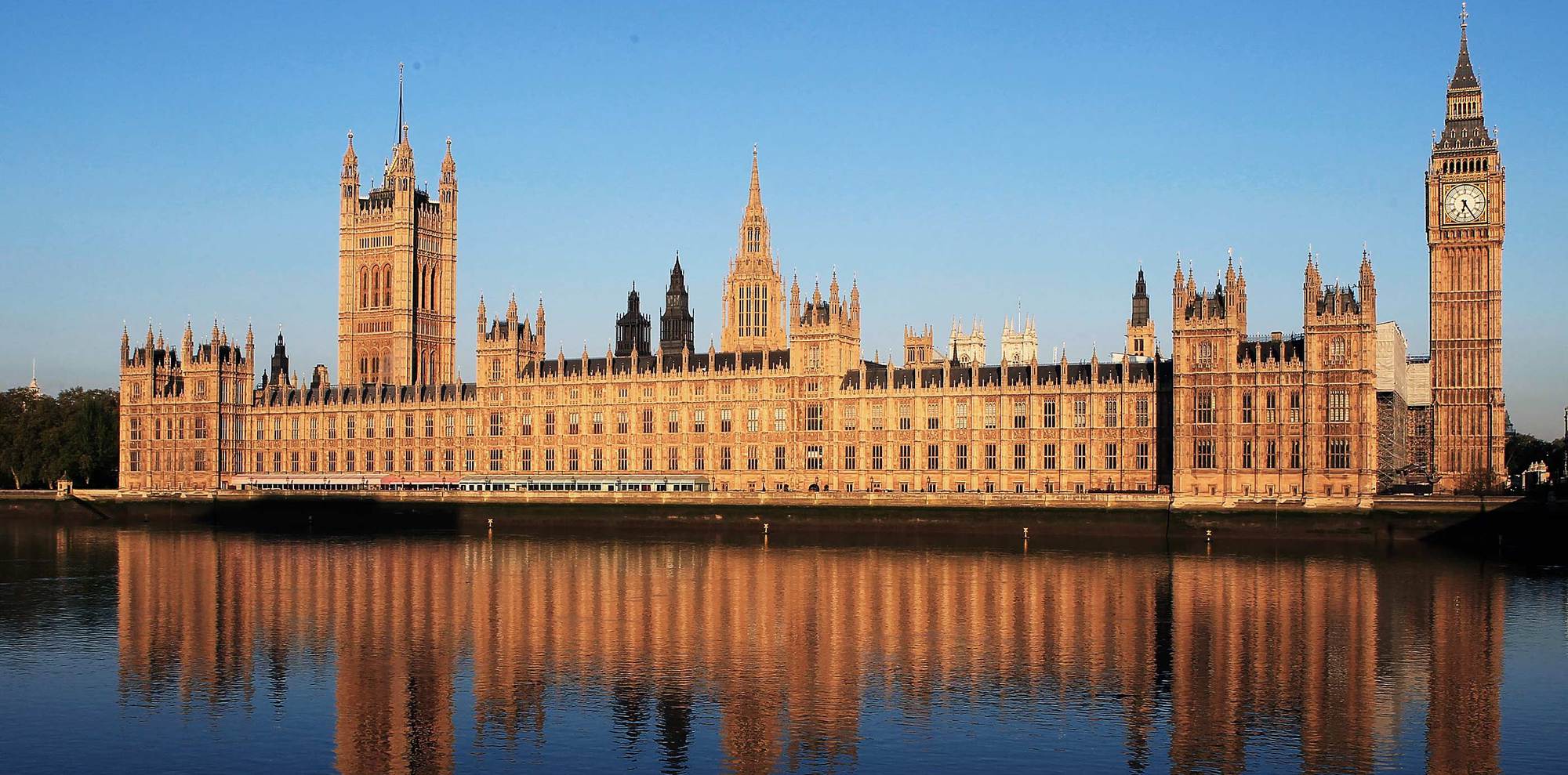 Houses of parliament перевод. Парламент Великобритании. Вестминстерский дворец, Лондон. House of Parliament in London достопримечательности. Палаты парламента Вестминстерский дворец. Здание парламента (uk Parliament).