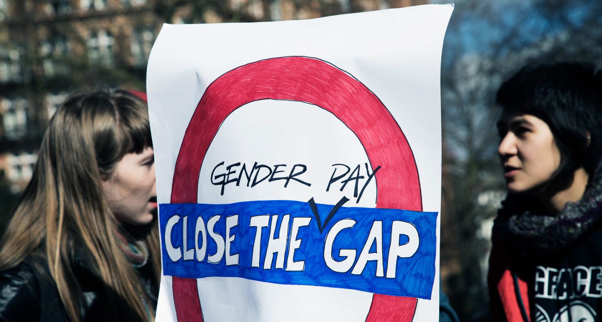 Gender pay gap pictures. Gender pay gap Vertical pictures.